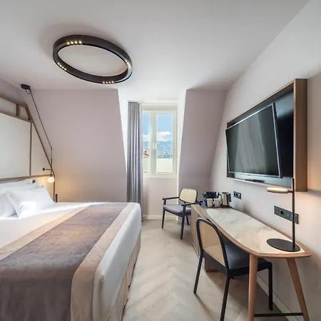 Barcelo Oldtown 5*